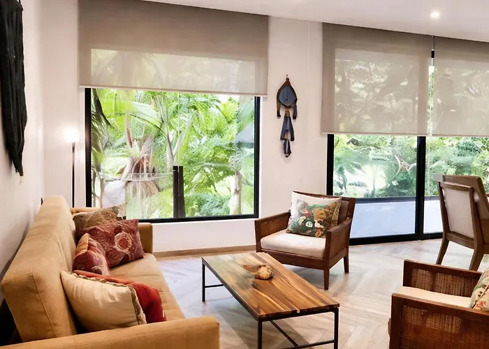 New! Yaxxlum 2br, Pool, Jacuzzi Hotube Heushaven *