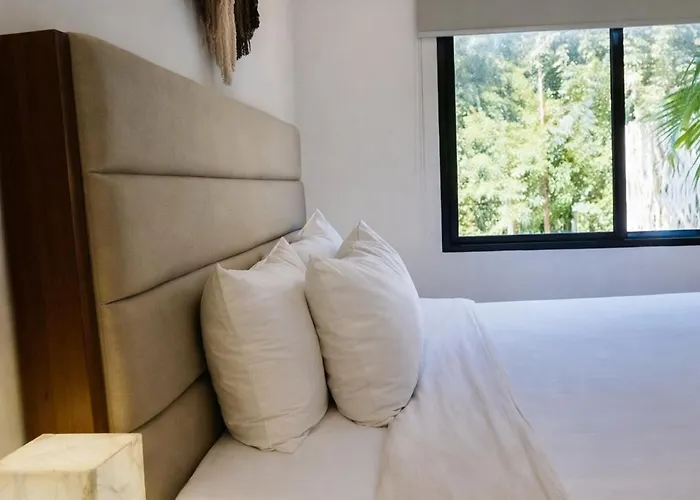 New! Yaxxlum 2br, Pool, Jacuzzi Hotube Heushaven Casa de férias *