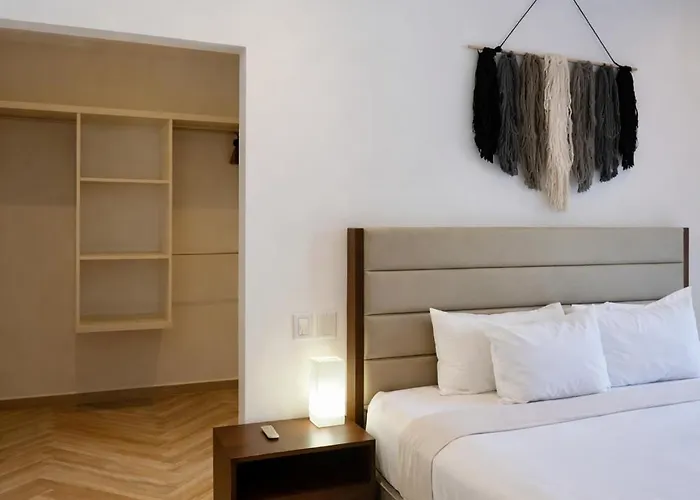 New! Yaxxlum 2br, Pool, Jacuzzi Hotube Heushaven