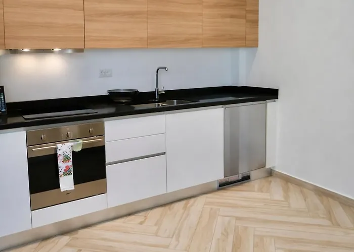 New! Yaxxlum 2br, Pool, Jacuzzi Hotube Heushaven Casa de férias *