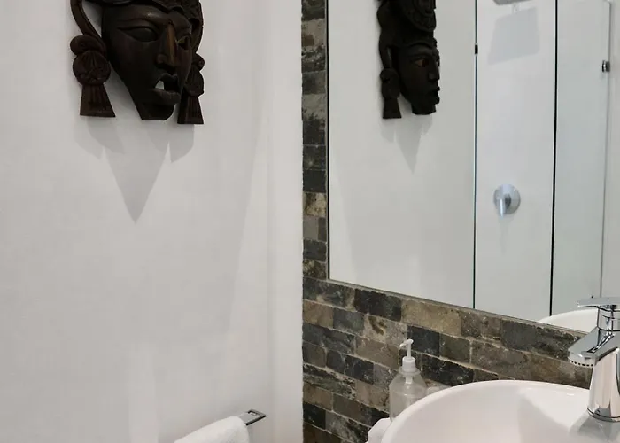 Casa de férias New! Yaxxlum 2br, Pool, Jacuzzi Hotube Heushaven *