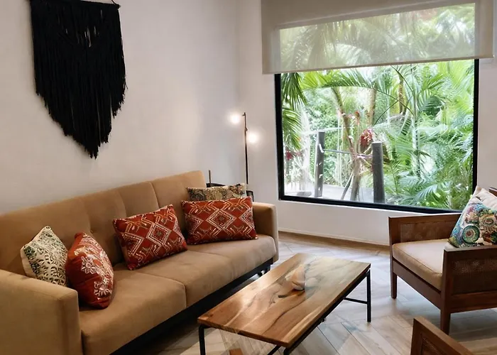 Holiday home New! Yaxxlum 2br, Pool, Jacuzzi Hotube Heushaven