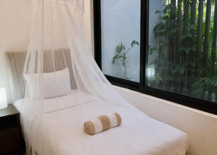 New! Yaxxlum 2br, Pool, Jacuzzi Hotube Heushaven *